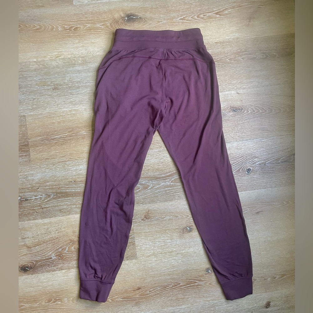Lululemon purple joggers